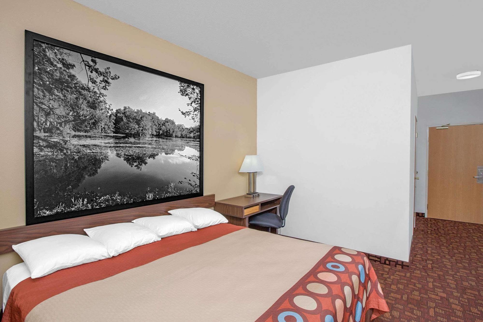 Super 8 By Wyndham Three Rivers Eksteriør billede